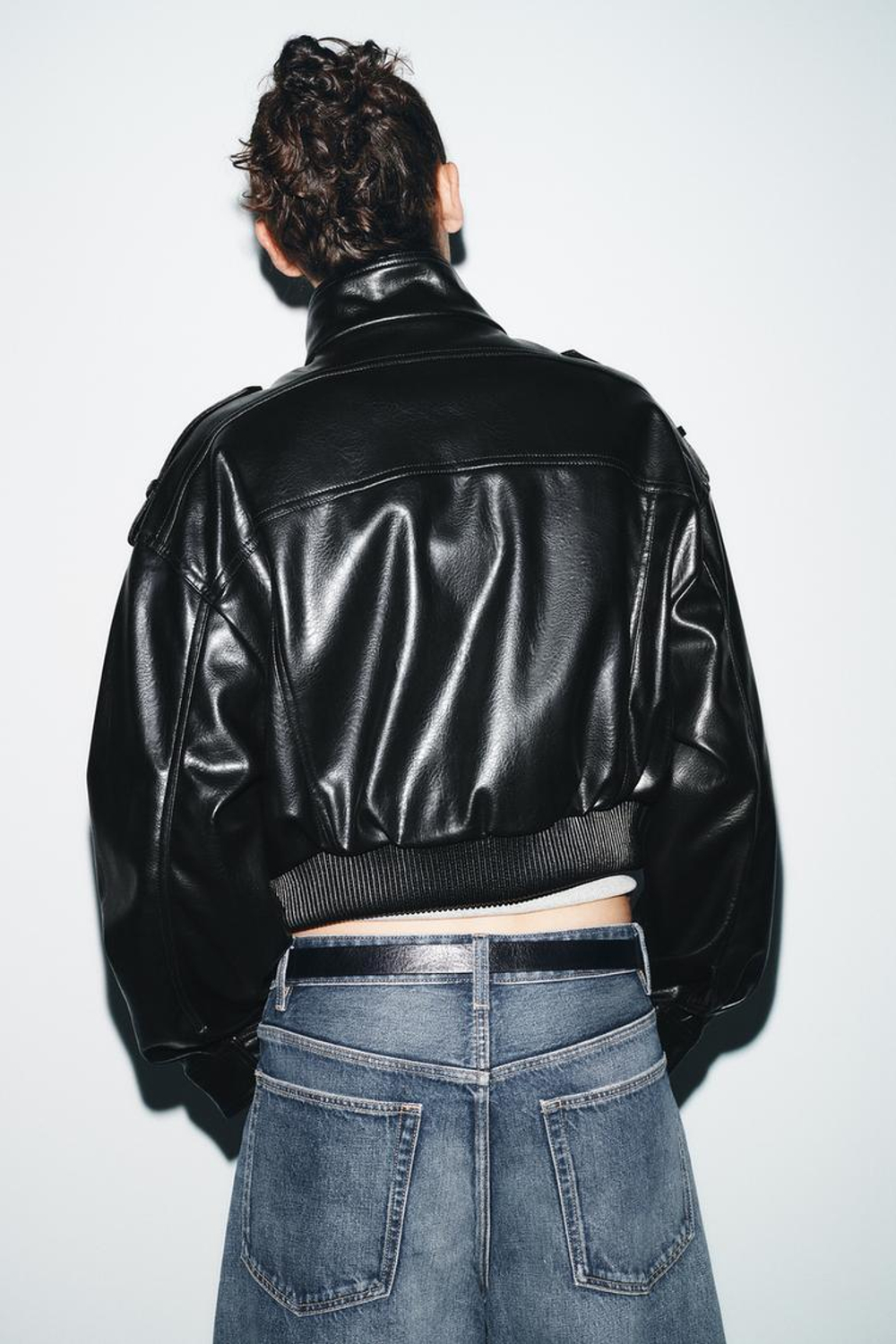 ZARA КУРТКА ИЗ ИСКУССТВЕННОЙ КОЖИ С ХЛЯСТИКАМИ, ЧЕРНЫЙ