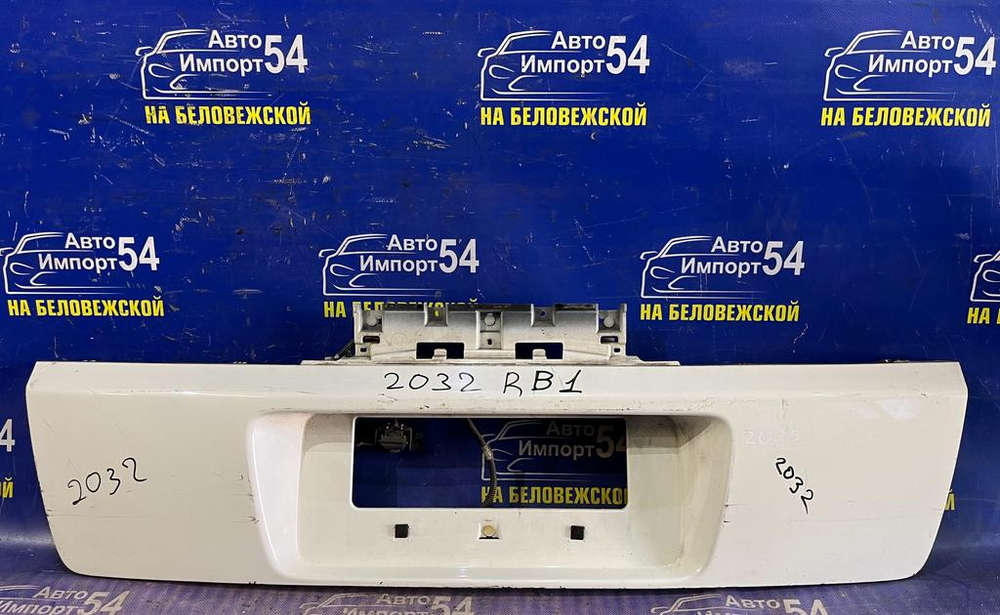 Накладка двери багажника Honda ODYSSEY 2003-2008