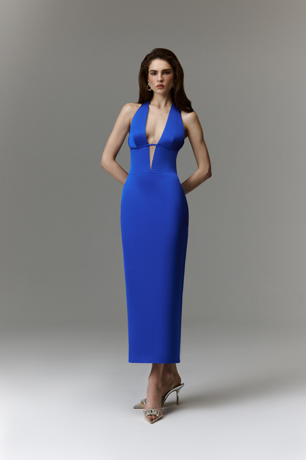 Платье миди удлиненное из сатина с вырезом