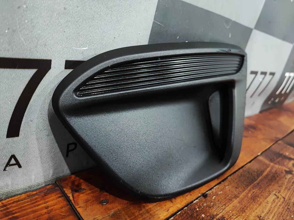 Накладка ПТФ левая Kia Rio 4 X-Line 17-20 Б/У Оригинал 86523H0500