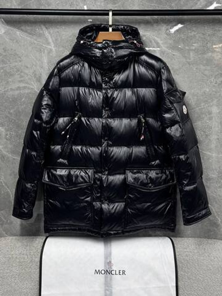 Пуховик Moncler