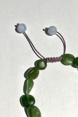 Браслет JADE из зеленого нефрита на нити