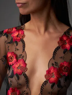 05-127 Вышивка на неэл. сетке 22 см, черный/оранжевый/красный (левая)