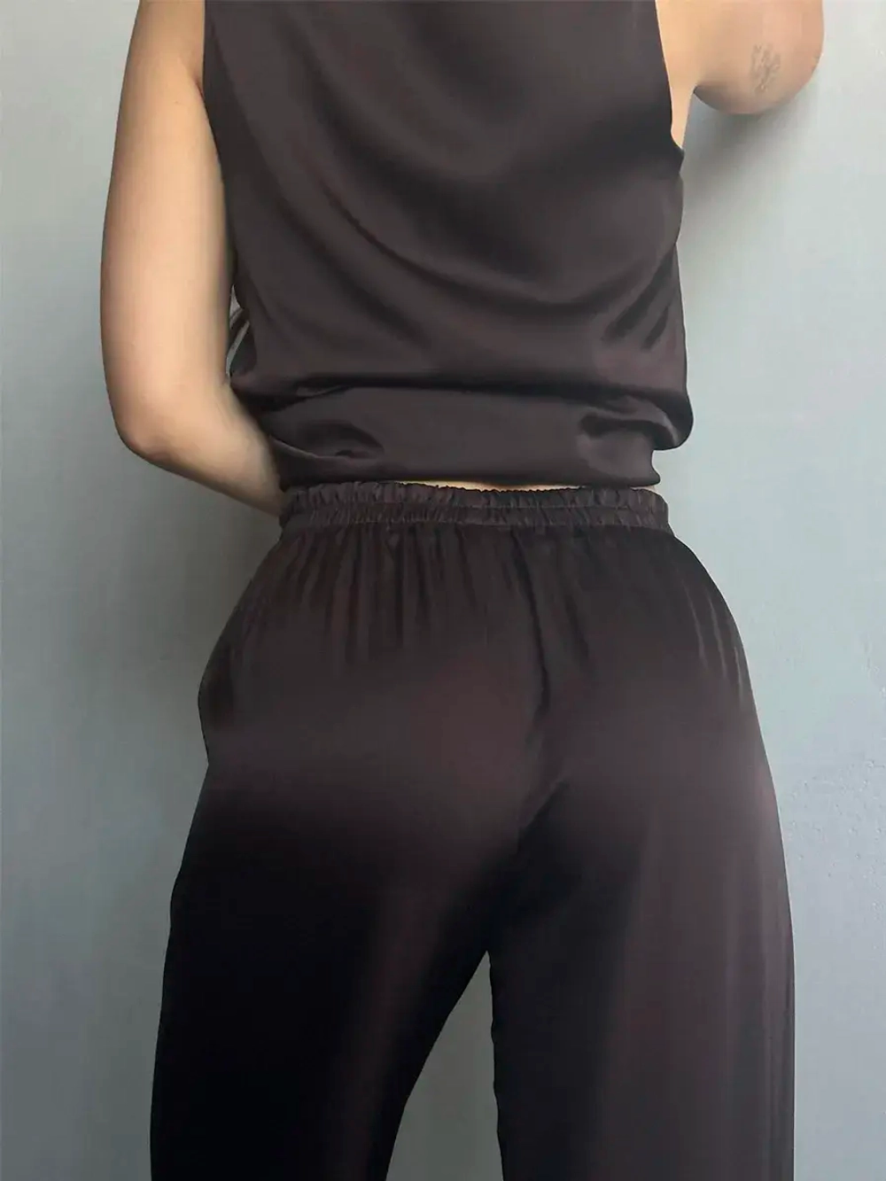 Брюки атласные