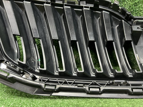 Решетка радиатора Skoda Octavia A7 (2017-2020)