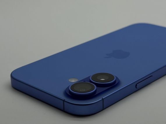 iPhone 16 256Gb Ultramarine