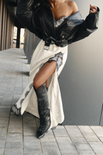 Комбине с разрезом и кружевом