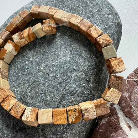 Яшма. Камни для изделий на заказ. Цена зависит от вида заказанного изделия