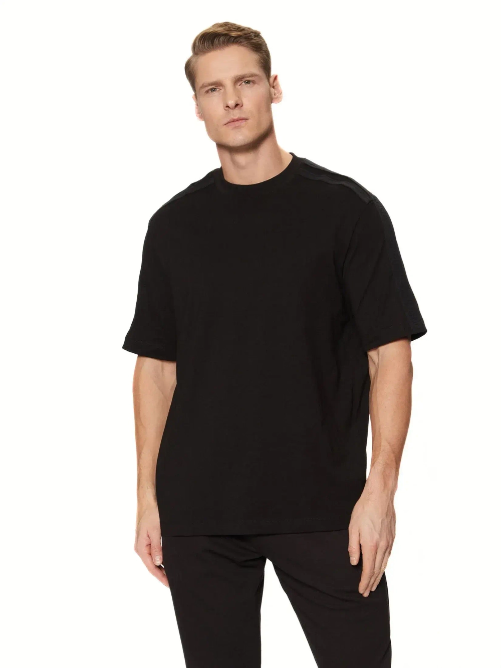 Футболка Armani Exchange