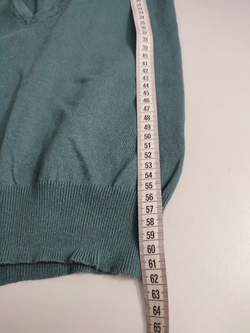 Джемпер с глубоким вырезом 46 размер