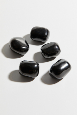 Шунгит галтовка крупная