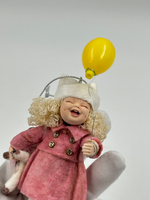 Ёлочное украшение в винтажном стиле «Девочка с воздушным шаром»