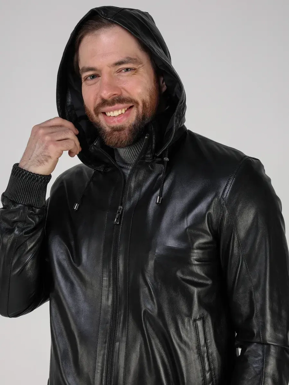 Куртка кожаная натуральная с капюшоном