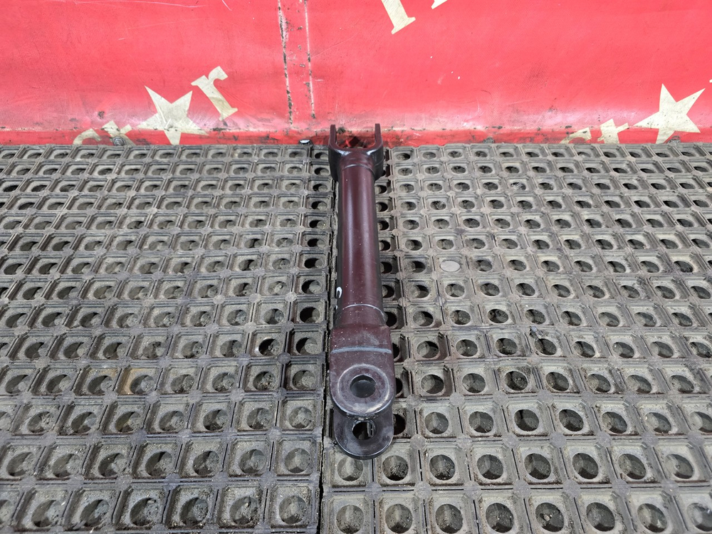 Стойка заднего стабилизатора 2023г