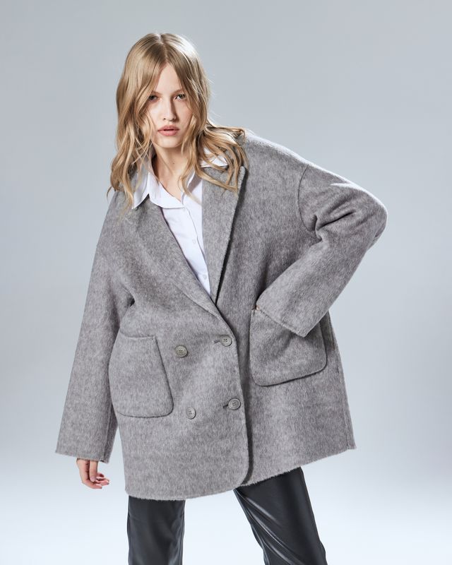 Пальто кашемировое укороченное двубортное