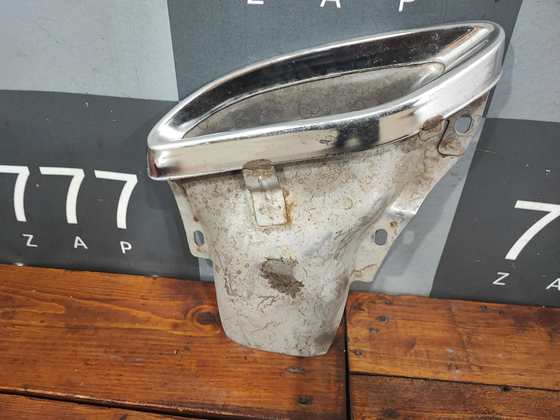 Насадка глушителя левая AMG Mercedes E W213 БУ Оригинал A2134903301