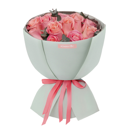 11 светло-розовых роз