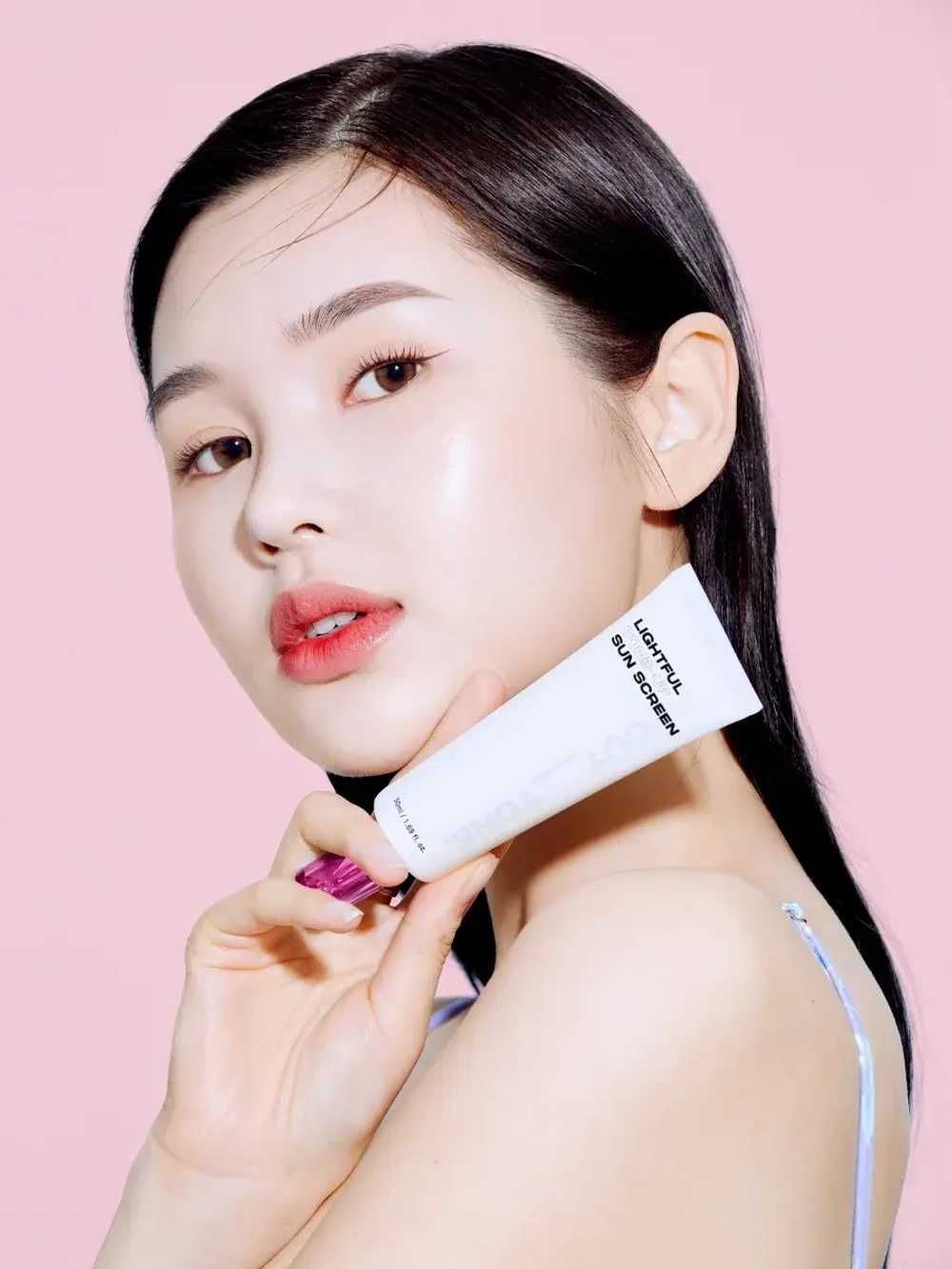 About Tone Легкий освежающий солнцезащитный крем SPF50 Lightful Tone-Up Sun Screen 50 мл