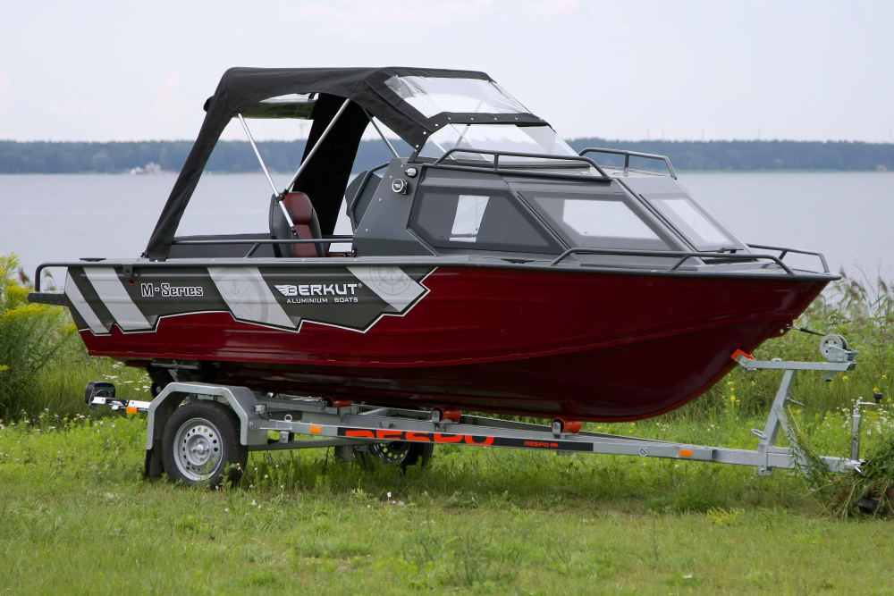 Алюминиевая лодка Berkut M HT
