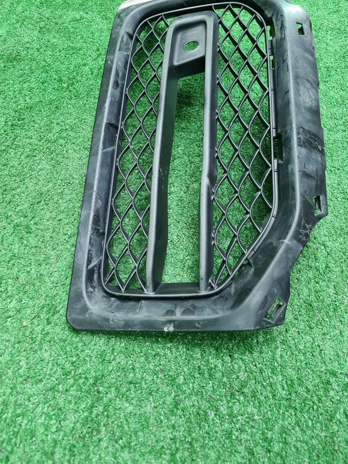 Решетка перед. бампера Mercedes G W463 (18-нв) AMG