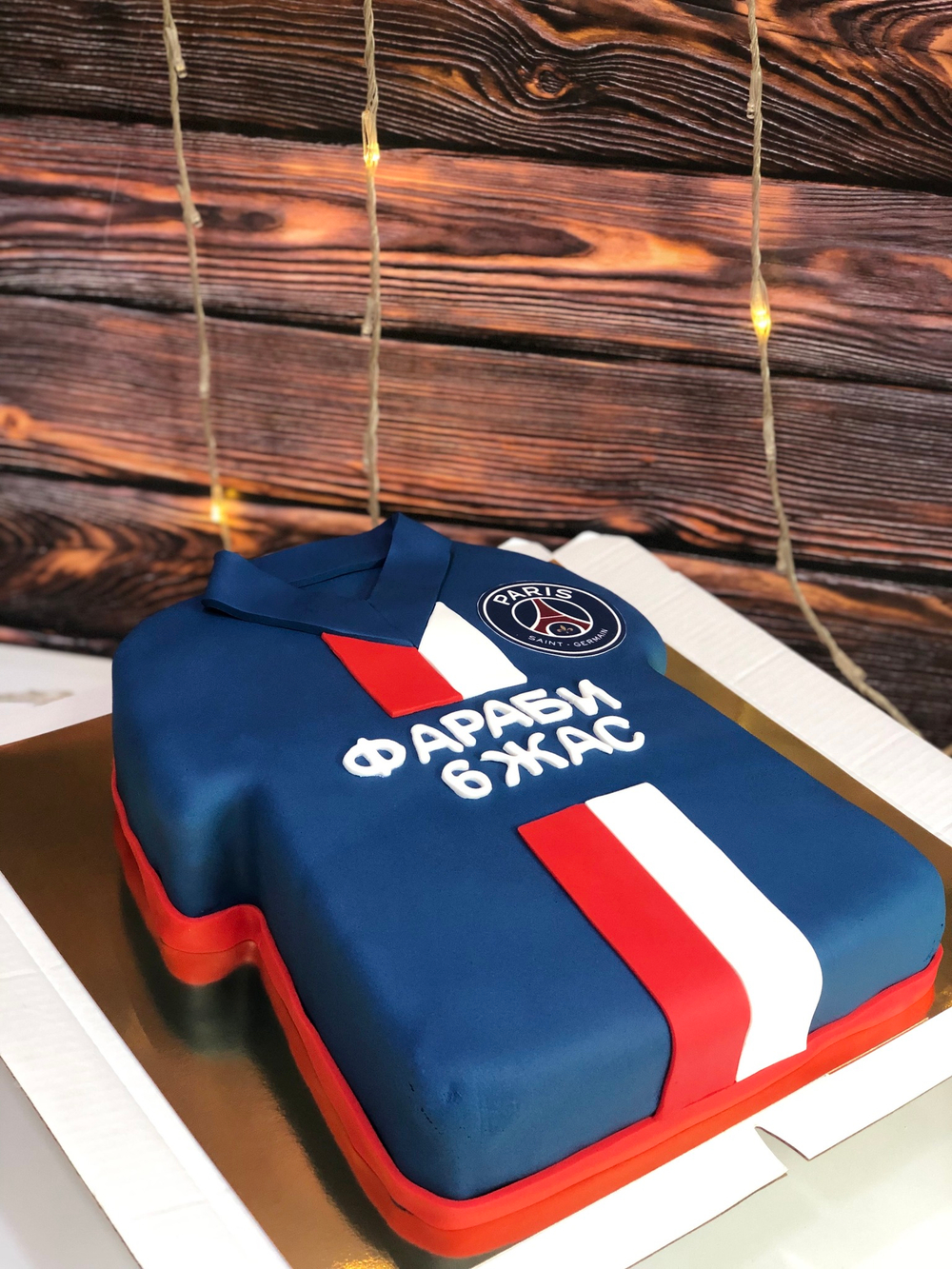 Торт футболка спортсмена, форма футболиста, форма PSG мальчику на день рождение