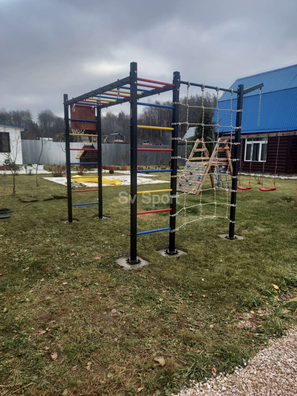 Монтаж уличной шведской стенки Sv Sport Рукоход (5 вертикальных столбов)