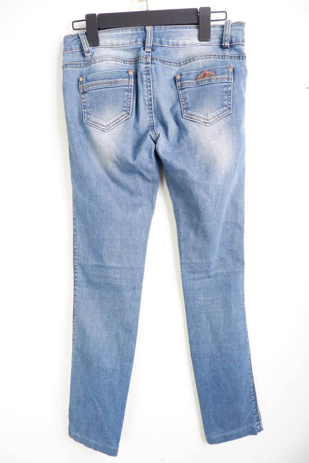 Джинсы узкого кроя, визуально 40 размер