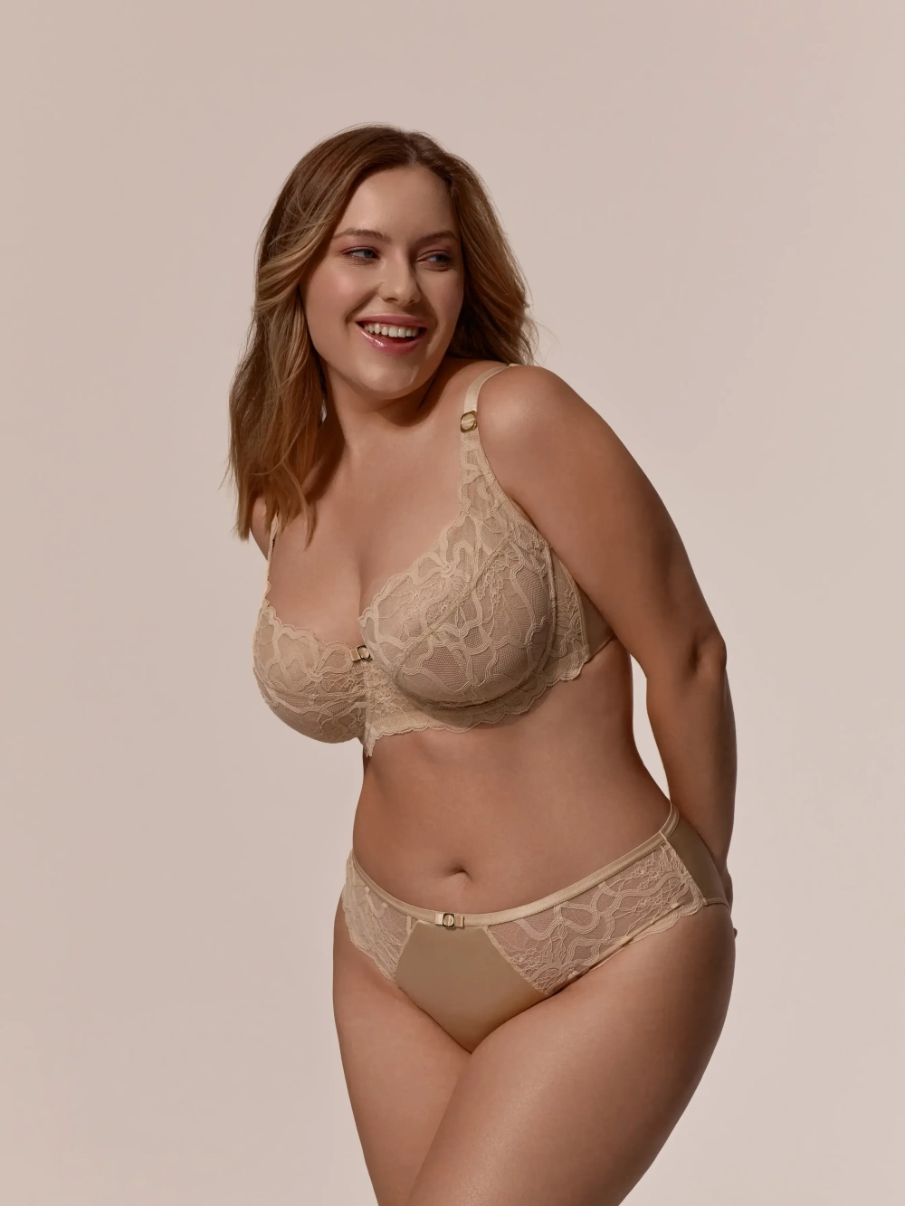 Бюстгальтер c мягкой чашкой EVI бежевый