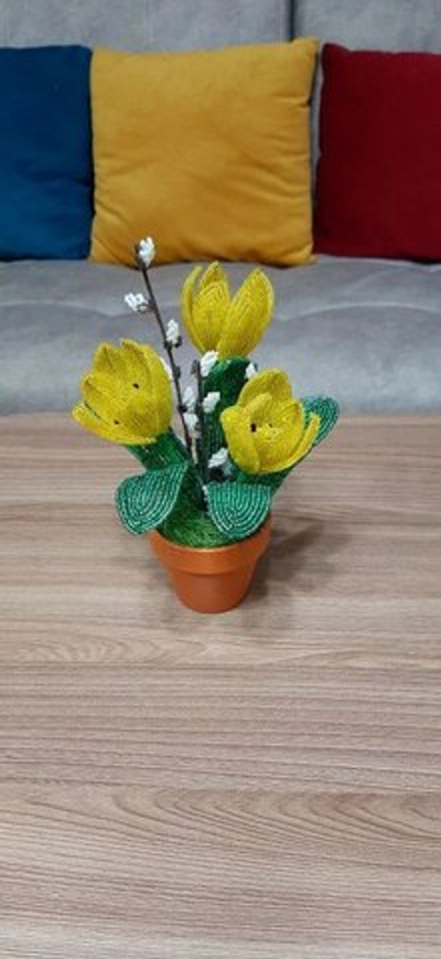 Композиция из бисера дыхание весны 21см