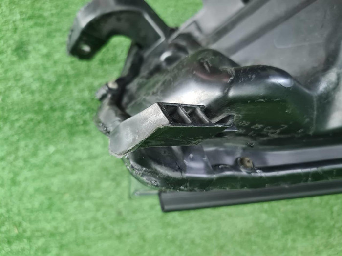 Фара левая Toyota Highlander 3 U50 (16-19) галоген