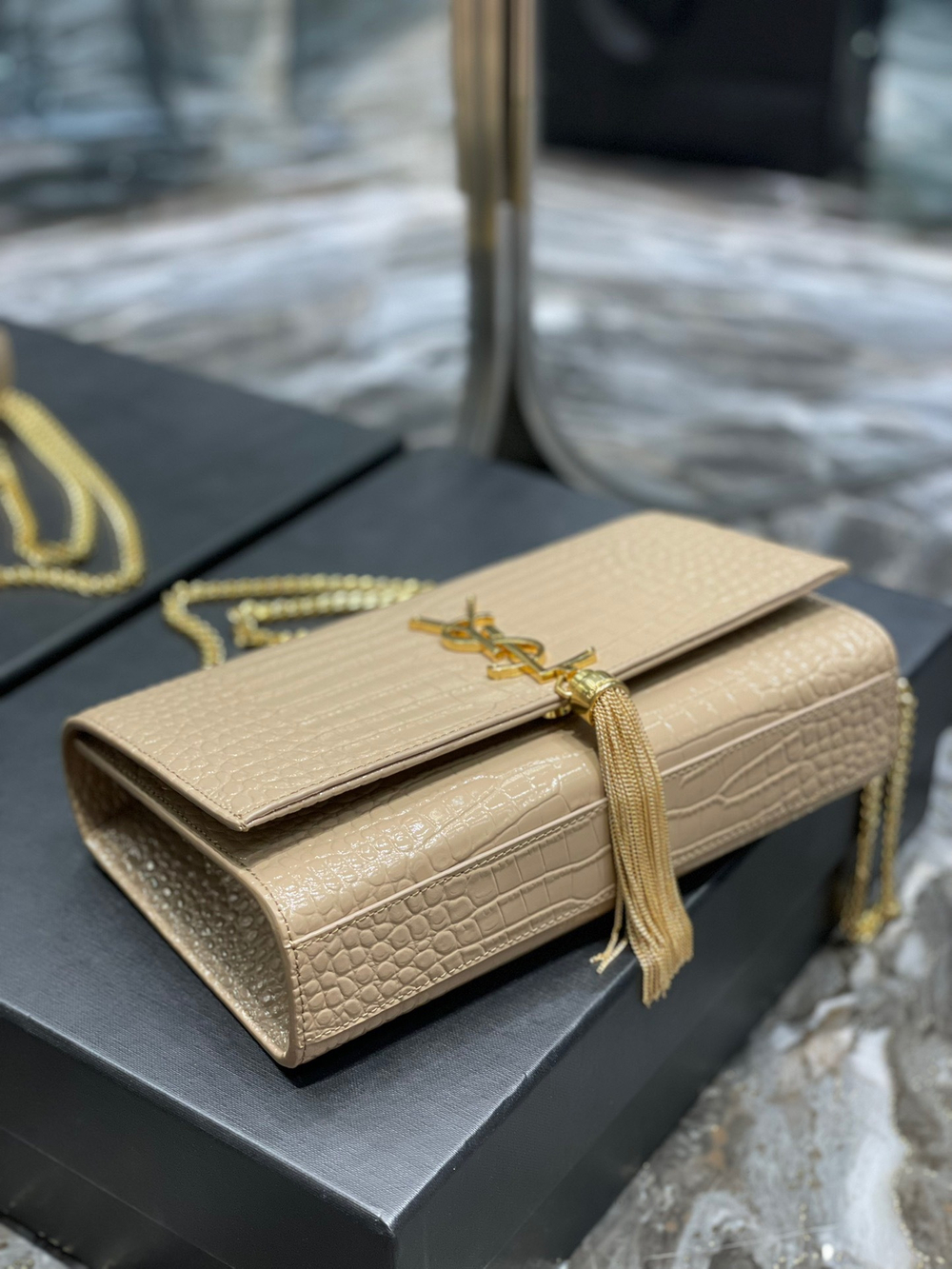 Saint Laurent Kate Medium Bag 24 cm
