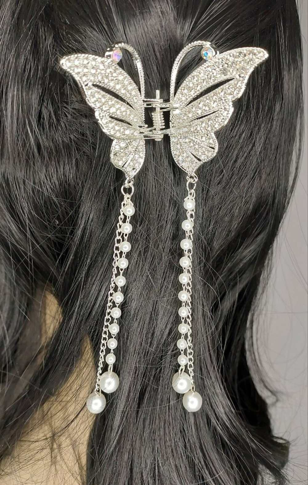 Блестящий краб заколка бабочка для волос. Универсальная.Металлическая. Модерн с  кисточками из страз. Цвет Золото