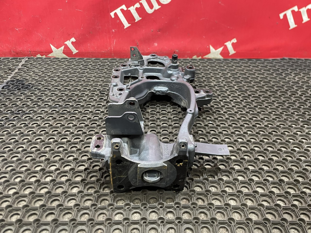 Кронштейн буксировочный правый 2023г.