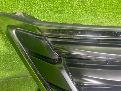 Решетка радиатора Lexus LX 3 (2015-2023)