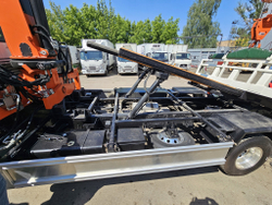 Эвакуаторная платформа 4.5 т с КМУ 3.2 т на шасси Isuzu Elf