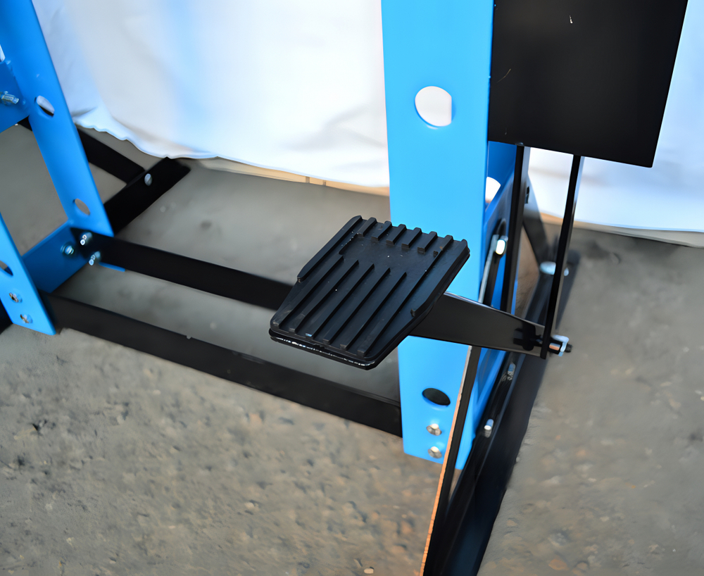 Пресс гидравлический напольный 30т  с ручным и ножным приводом GW-0930F Great Wolf