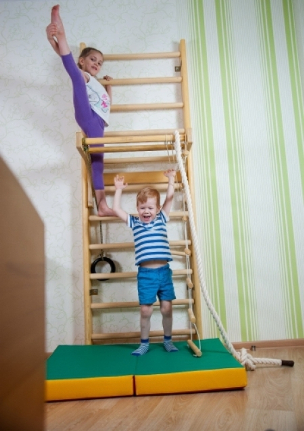 Спортивный пристенный комплекс "Грейс"- Цветной