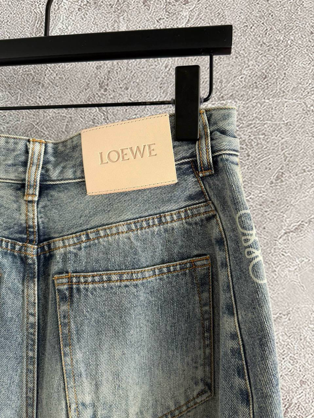 Джинсы Loewe