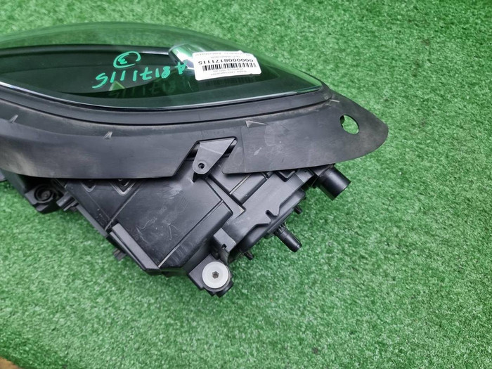 Фара правая Porsche Macan 95b (2018-2021) LED