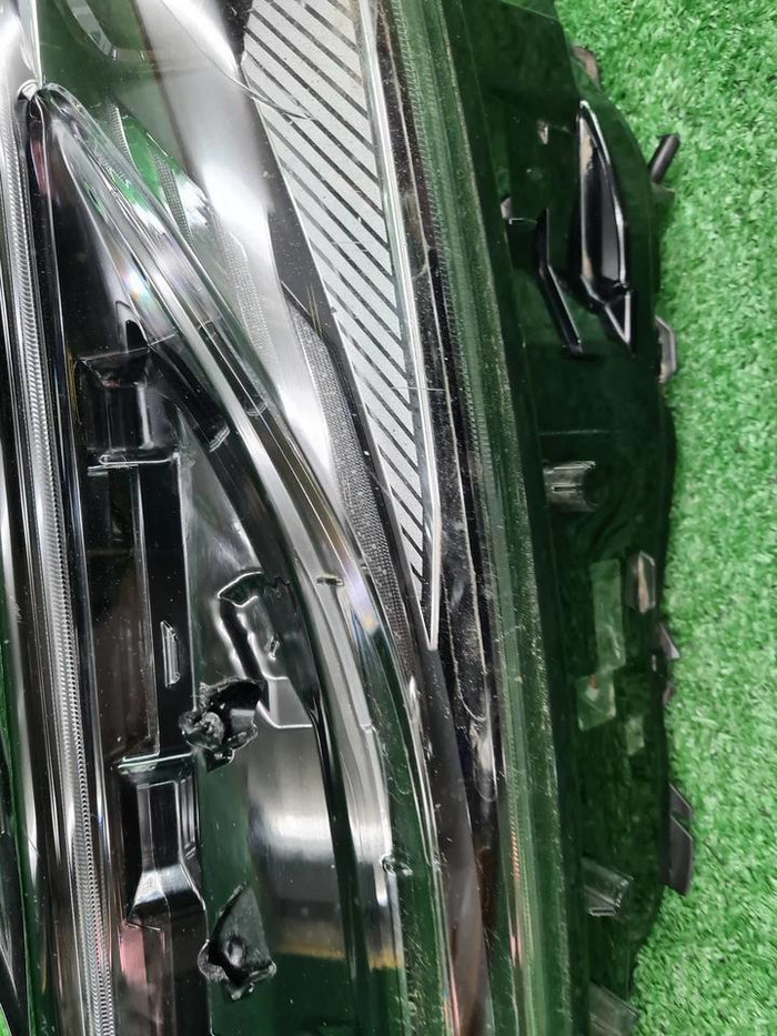 Битая Фара левая Toyota Camry xv80 (2023-н.в.) LED