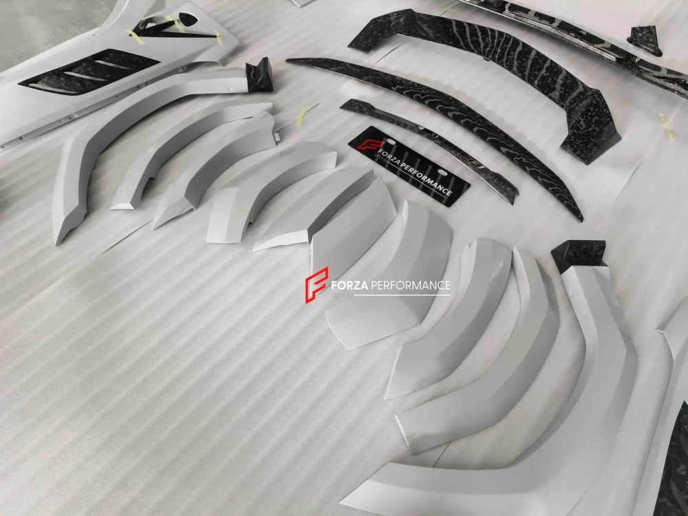 Широкий обвес с выхлопной системой для Lamborghini Urus 2018+ Ламборгини Урус