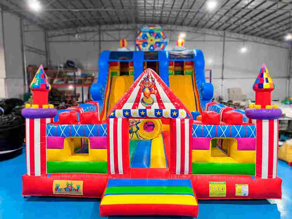 Коммерческий надувной батут «Парк развлечений» 10*6*6 м