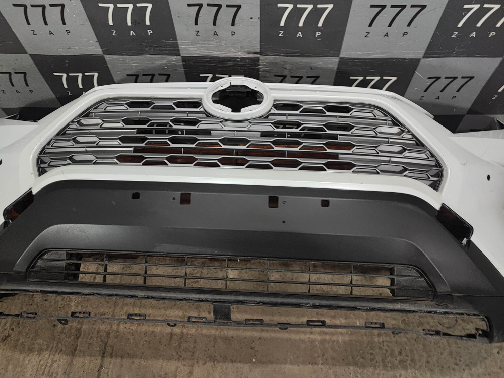 Бампер передний Toyota RAV4 V (XA50) 18-нв Б/У Оригинал 521190R926