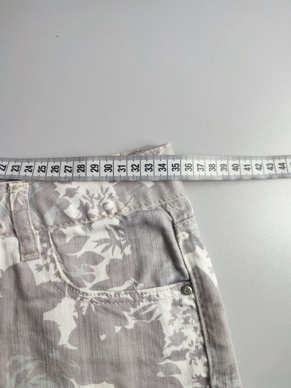 Шорты Incity светлые с принтом 42 размер