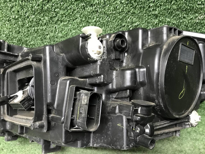 Фара правая Mercedes A W177 (2018-2022) LED