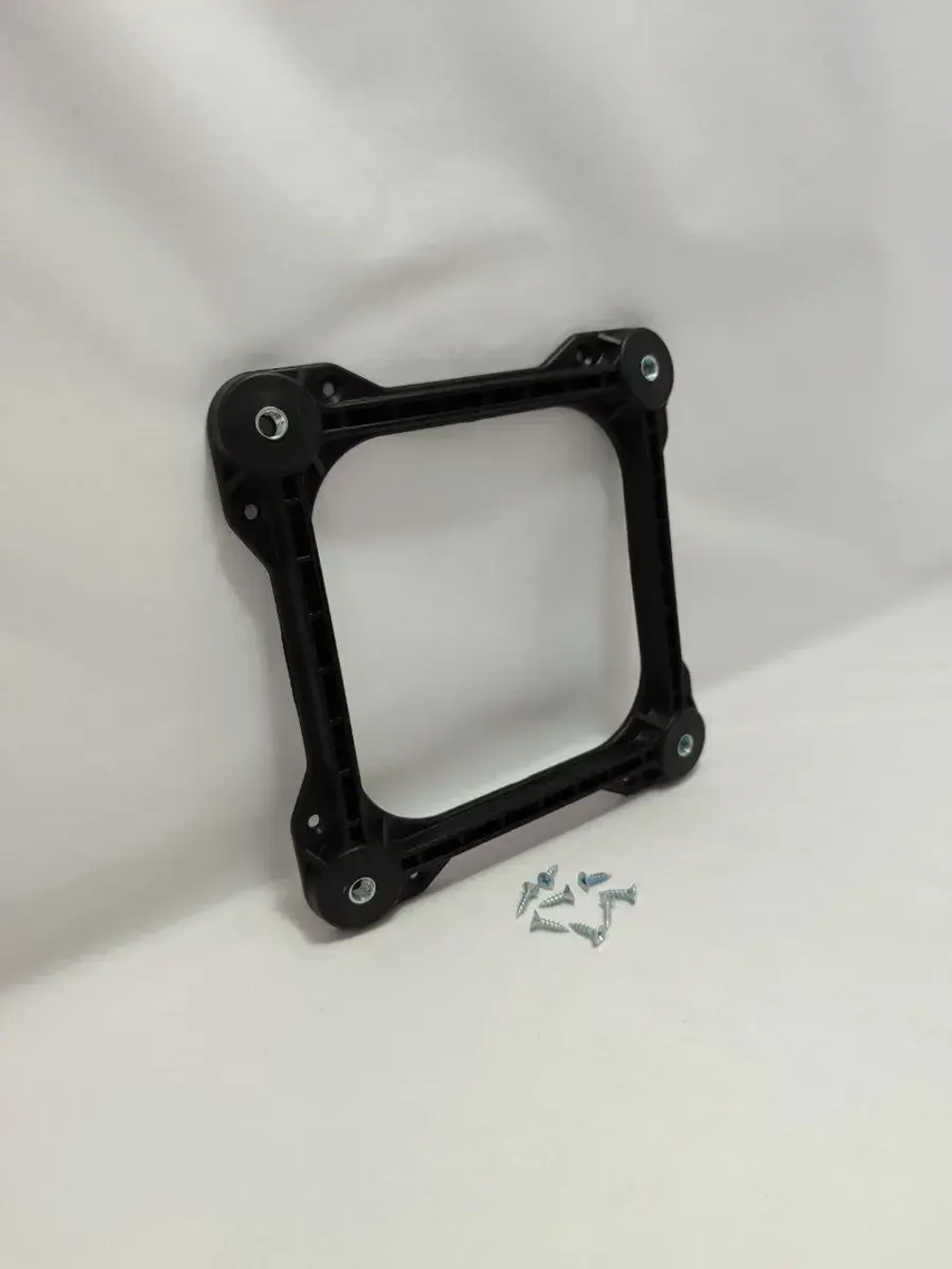 Крепление для табуретки