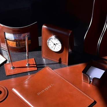 Настольные наборы LUXE