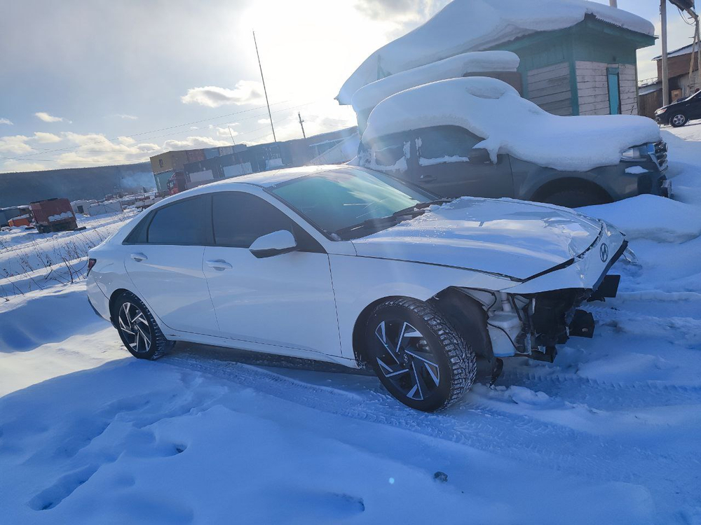 Hyundai ELANTRA LUX Premium Edition 1.5 CVT