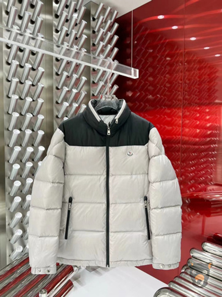 Пуховик Moncler