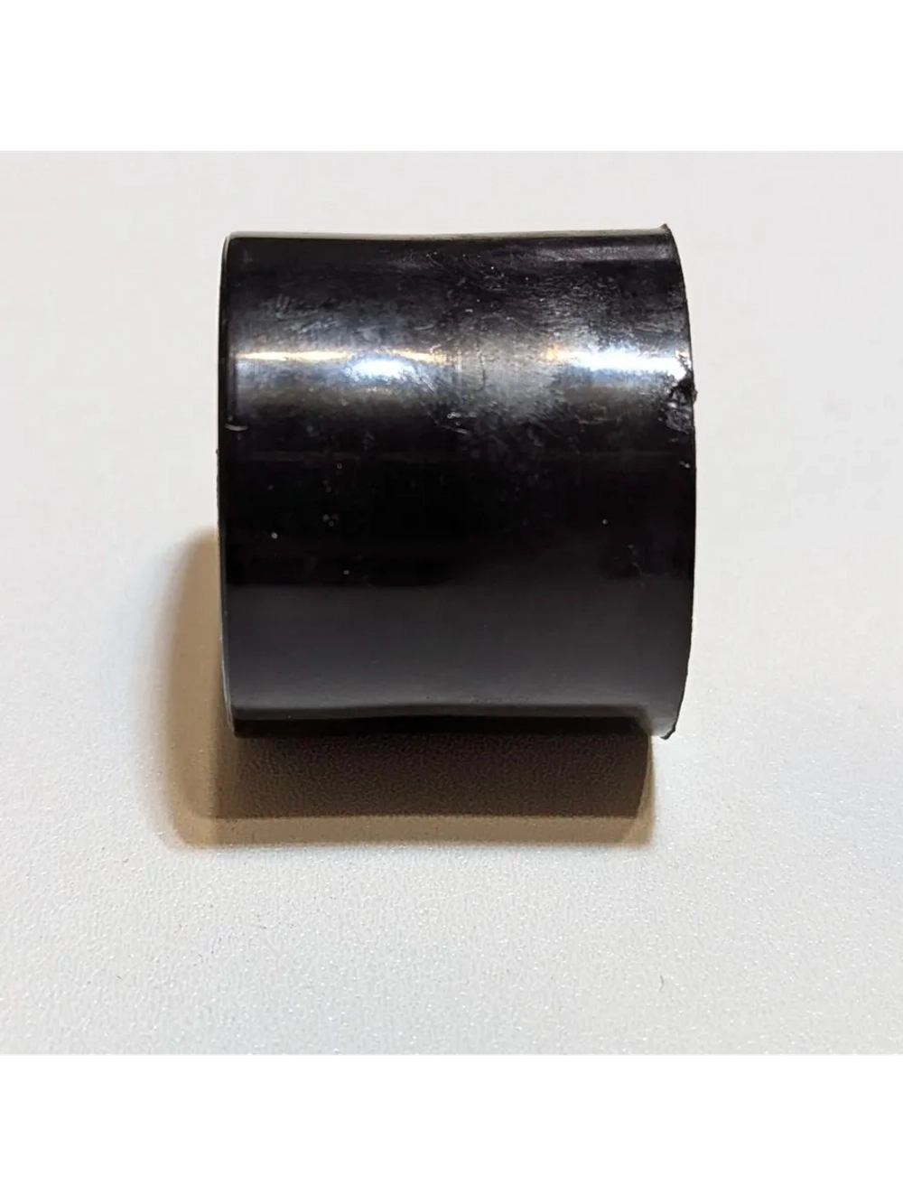 t t Ролик натяжителя приводной цепи гладкий 8mm